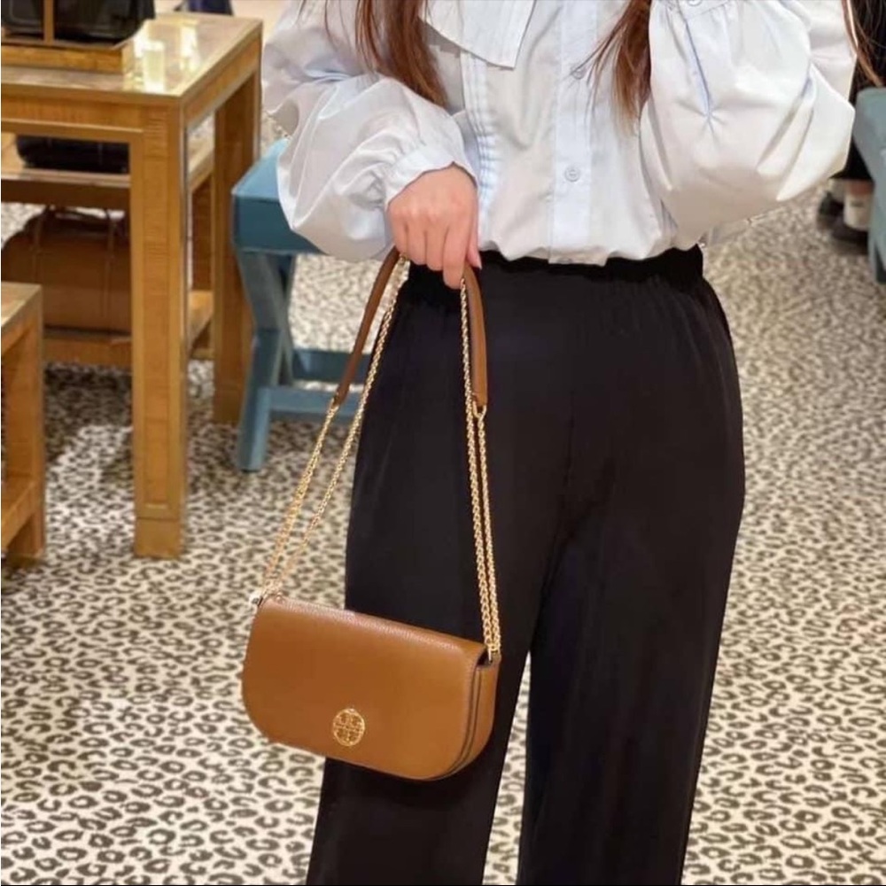 New✨ Tory Burch chelsea pebbled crossbody bag (brown) - Picture 11 of 15